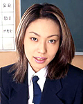 結城エレナ
